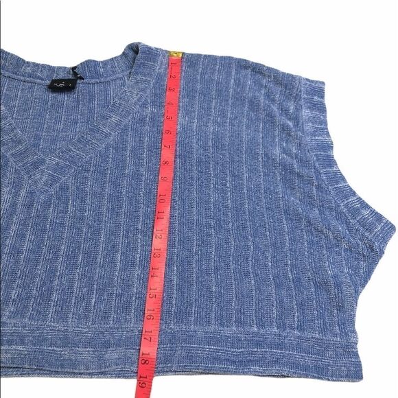 𝅺🆕 UO Out From Under Charlie Chenille Plush V neck - Picture 9 of 11